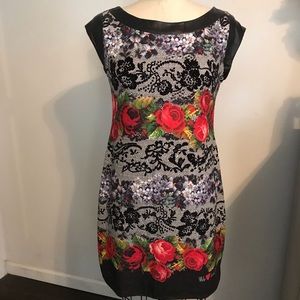 Dress with flower printed fabric